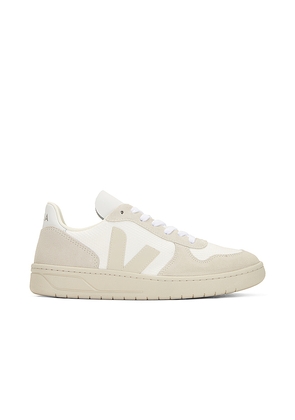 Veja V-10 Sneakers in Nude. Size 42. Also in 41, 43.