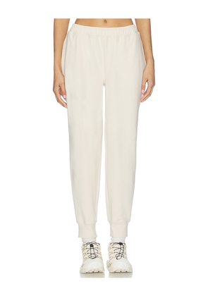 Varley Brushedrib Slim Cuff 25 Pant in Ivory. Size M. Also in S, XS, L, XL.