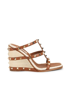 Valentino Garavani Rockstud Espadrille Mule in Selleria & Naturale - Brown. Size 37 (also in 36.5, 38.5, 39.5).