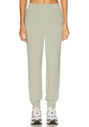 Varley The Slim Cuff 27.5 Pant in Shadow Marl - Sage. Size XS (also in L, M, S).