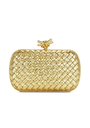 Bottega Veneta Knot Clutch in Gold - Metallic Gold. Size all.
