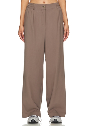 Beyond Yoga Status Trousers in Brown. Size S. Also in L.
