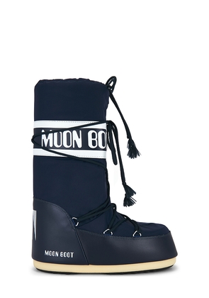 MOON BOOT Icon Nylon Boot in Blue. Size 39-41. Also in 42-44.