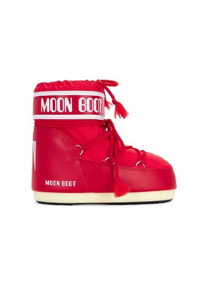 MOON BOOT Icon Low Nylon Boot in Red. Size 36-38. Also in 39-41.