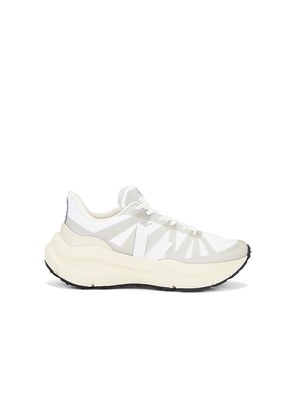 Veja Condor 3 Advanced Sneaker in White. Size 38. Also in 37.