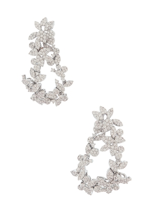 SHASHI Hendry Earring in Metallic Silver.