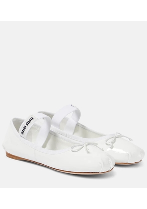 Miu Miu Logo patent leather ballet flats