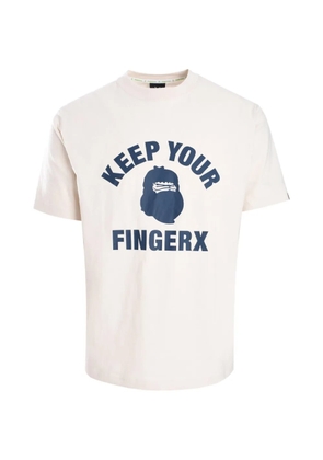 FINGERCROXX logo-print short-sleeve T-shirt - Neutrals