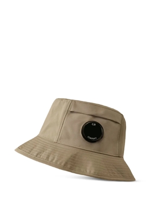 C.P. Company logo-patch bucket hat - Neutrals