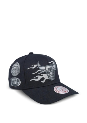 Mitchell & Ness NBA Chicago Bulls embroidered snapback cap - Black