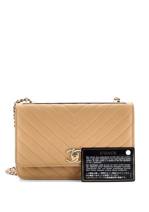 CHANEL Pre-Owned Trendy CC Wallet on Chain Chevron Lambskin clutch bag - Neutrals
