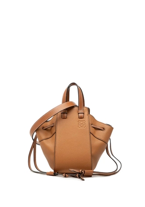 Loewe Pre-Owned 2020 Mini Grained Calfskin Drawstring Hammock Bag satchel - Brown
