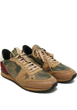 Valentino Garavani Pre-Owned Rockrunner camouflage sneakers - Neutrals