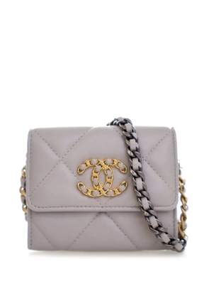 CHANEL Pre-Owned 2021 Quilted Lambskin 19 Flap Coin Purse With Chain crossbody bag - Grey