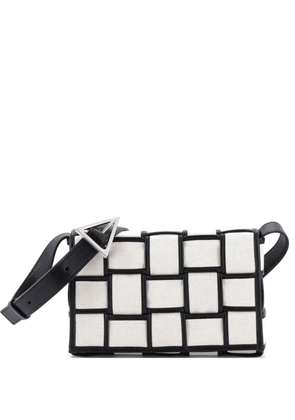 Bottega Veneta Pre-Owned Cassette Crossbody Bag Padded Maxi Intrecciato Canvas with Leather shoulder bag - Neutrals