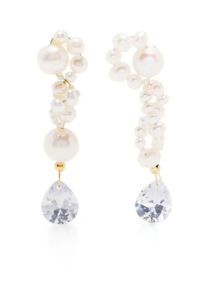 Completedworks 14kt gold-plated pearl drop earrings - White