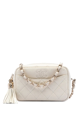 CHANEL Pre-Owned 2018-2019 Mini Quilted Caviar Coco Tassel Camera Case crossbody bag - White