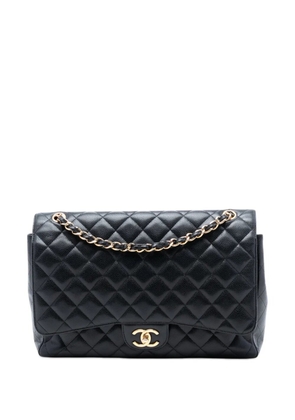 CHANEL Pre-Owned 2012 Maxi Classic Caviar Double Flap shoulder bag - Black