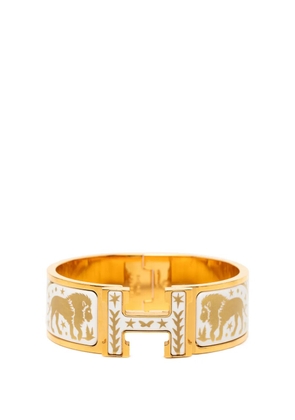 Hermès Pre-Owned 2010-2025 Wide Enamel Clic Clac H Sous le Charme d Orphee Bracelet GM costume bracelet - Gold