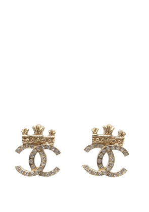 CHANEL Pre-Owned 2021 Gold Plated CC Rhinestone Crown Push Back Earrings costume earrings
