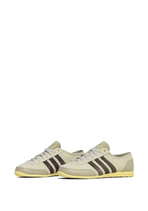 adidas Japan Decon striped sneakers - Neutrals