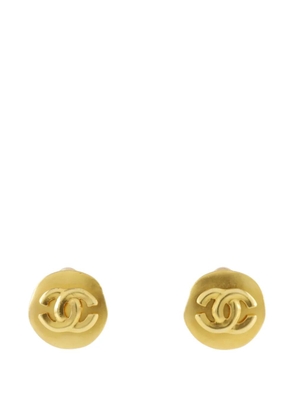 CHANEL Pre-Owned 1996 CC Gold Plated Round Clip On Earrings costume earrings