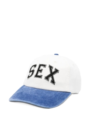 CARNE BOLLENTE embroidered-detail cap - White