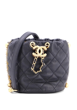 CHANEL Pre-Owned About Pearls Quilted Calfskin Mini bucket bag - Black