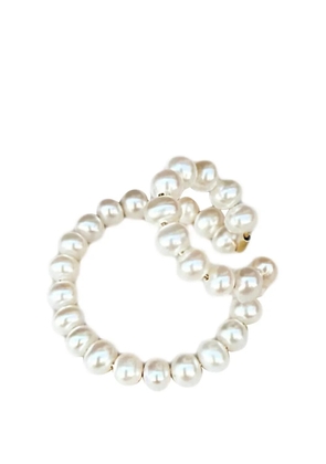 Saskia Diez double pearl earcuff - Neutrals