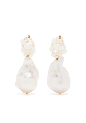 Completedworks TRA-LA-LA pearl earrings - Gold