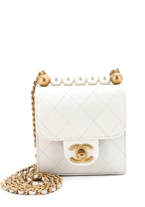 CHANEL Pre-Owned Chic Pearls Flap Clutch with Chain Quilted Goatskin Mini crossbody bag - White