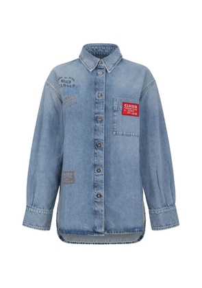 Closed buttoned logo-patch shirt - Blue