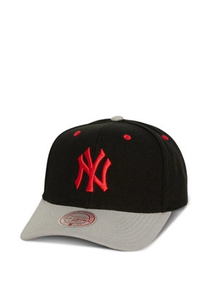 Mitchell & Ness New York Yankees embroidered snapback cap - Black