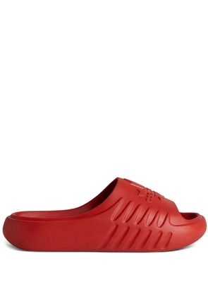 DSQUARED2 logo-embossed slides