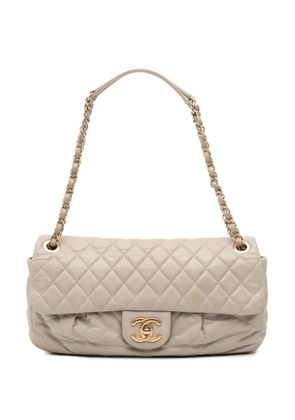 CHANEL Pre-Owned 2011 Quilted Calfskin Chic Quilt Flap shoulder bag - Brown