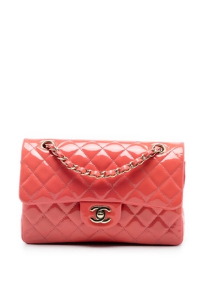 CHANEL Pre-Owned 2018-2019 Small Classic Patent Double Flap shoulder bag - Pink
