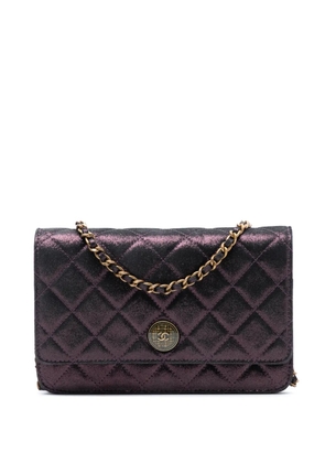 CHANEL Pre-Owned 2013-2014 Quilted Iridescent Lambskin Tartan Button Wallet On Chain crossbody bag - Purple