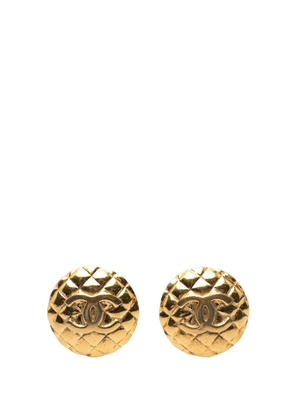 CHANEL Pre-Owned 1980-1990 CC Quilted Gold Plated Round Clip on Earrings costume earrings