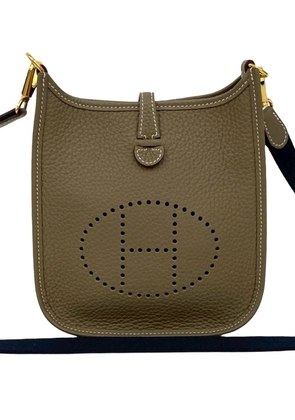 Hermès Pre-Owned 2024 Clemence Amazone Evelyne TPM 16 crossbody bag - Brown