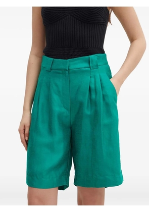 La Petite Française Savoureux pleated tailored shorts - Green