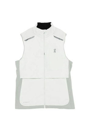 On reflective panelled gilet - Grey