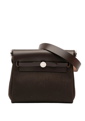 Hermès Pre-Owned 2025 Military Toile and Vache Hunter Herbag Zip 20 crossbody bag - Brown