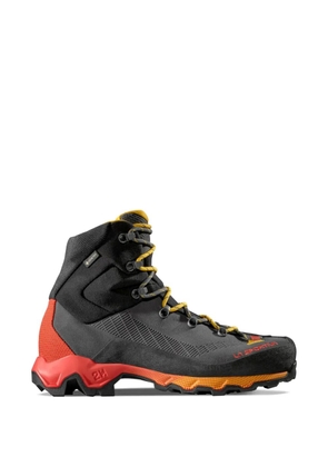 La Sportiva Aequilibrium Trek GTX boots - Grey