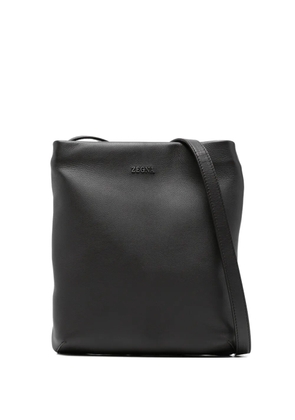 Zegna logo-plaque leather messenger bag - Brown