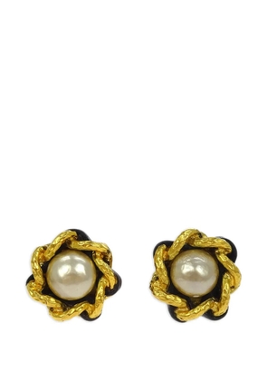 CHANEL Pre-Owned 1993 faux-pearl clip-on earrings - Gold