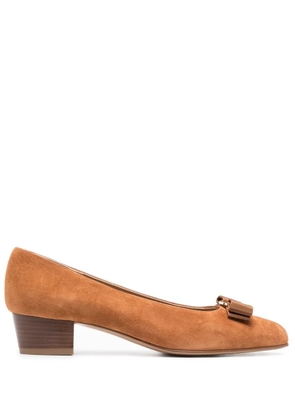 Ferragamo suede bow-detail pumps - Brown