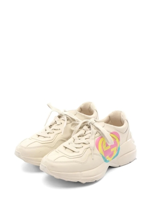 Gucci Pre-Owned 2000s heart-print sneakers - Neutrals
