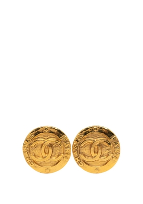 CHANEL Pre-Owned 1980-1990 CC Gold Plated Logo Round Button Earrings costume earrings
