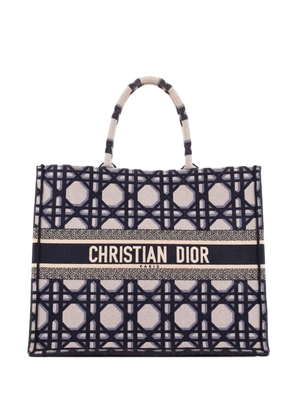 Christian Dior Pre-Owned Book Macrocannage Embroidered Canvas Large tote bag - Blue