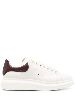 Alexander McQueen Oversized sneakers - White
